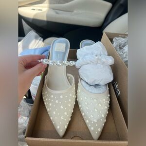 Dolce Vida close toed heels